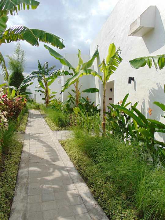 Gartenanlage Amber Lombok Beach Resort