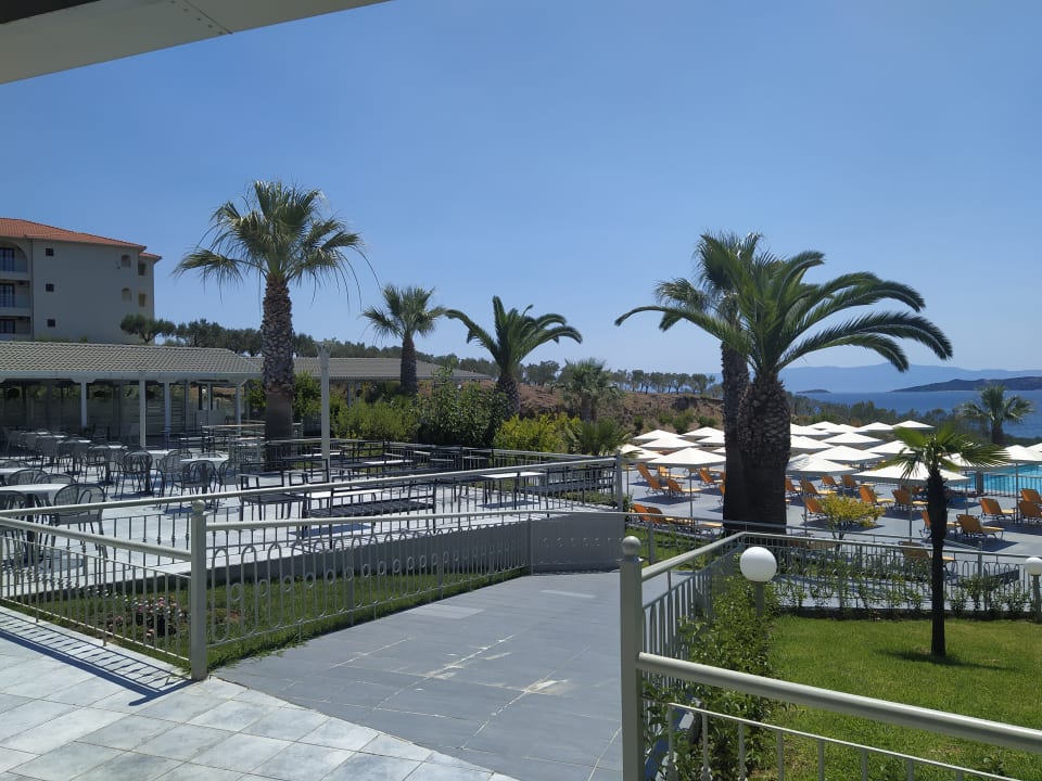 Außenansicht Akrathos Beach Hotel