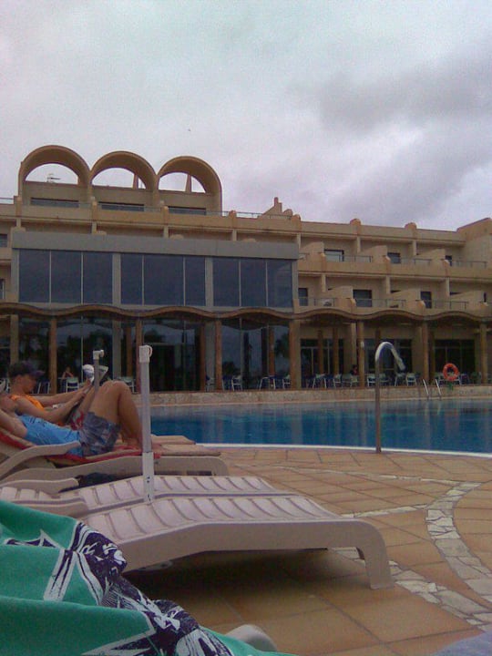 Hotel zur Strandseite hin SBH Hotel Taro Beach