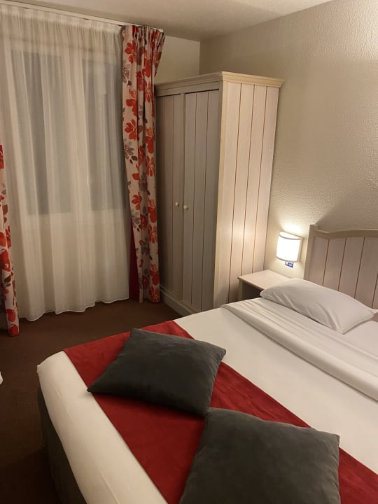 Zimmer Campanile Val de France