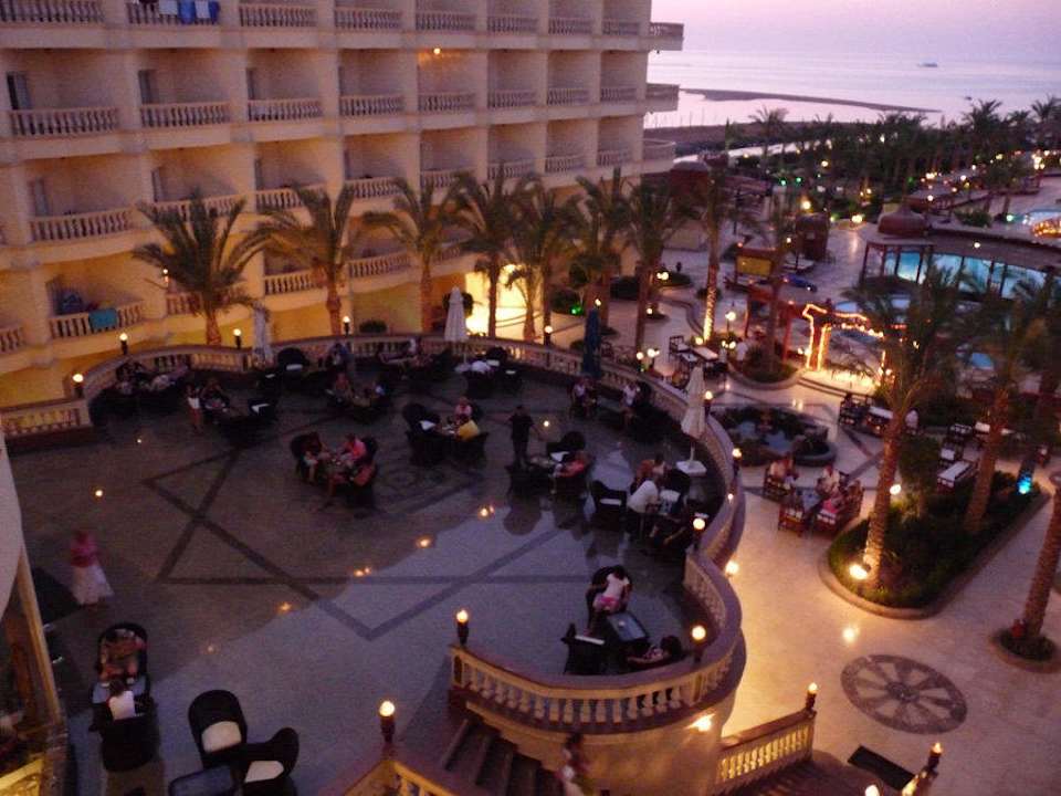Terrasse mit Sitzmöglichkeiten Riviera Aqua Park Resort