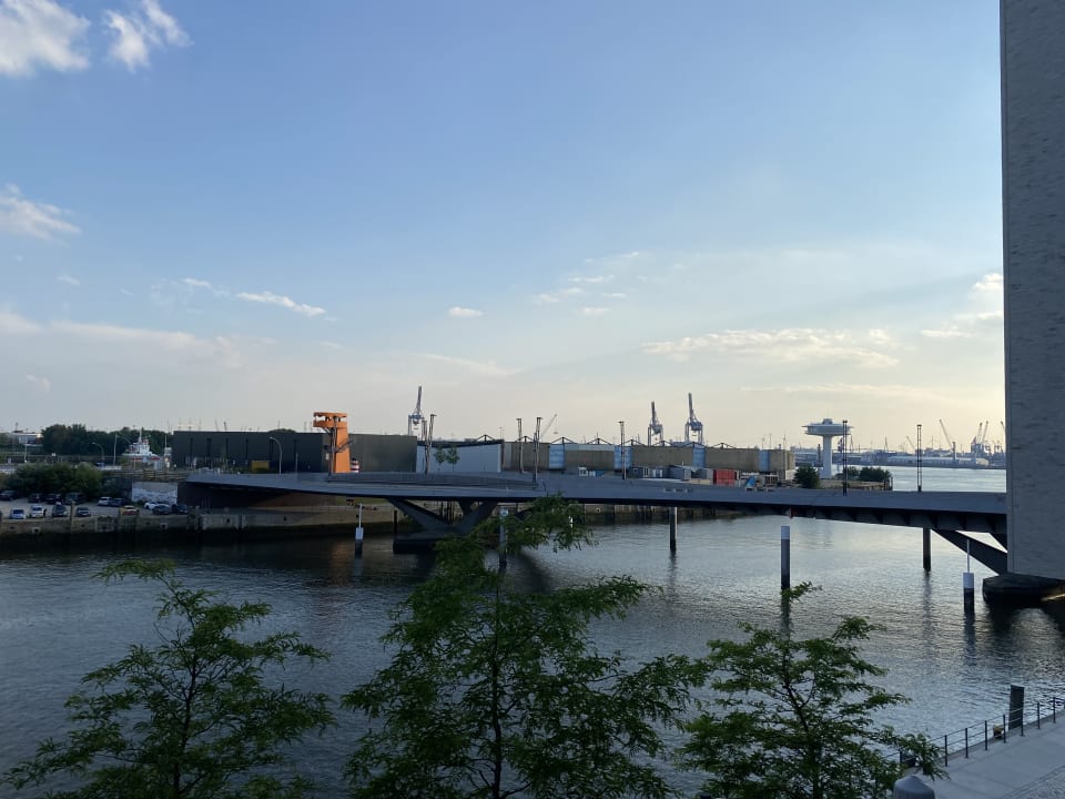 Ausblick JUFA Hotel Hamburg HafenCity