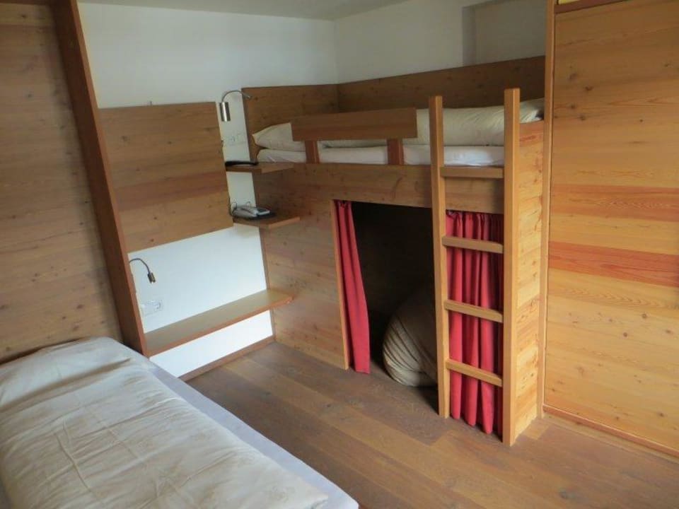 Kinderzimmer mit Kino-Höhle Kinderhotel Testerhof