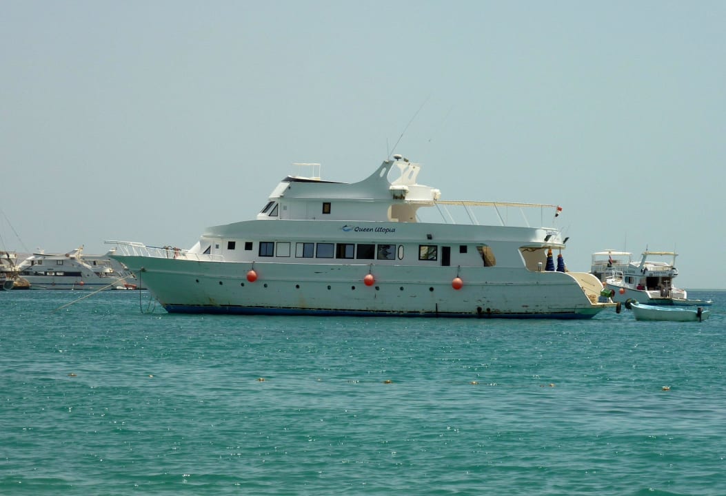 Eines der vielen Boote The Grand Hotel Hurghada