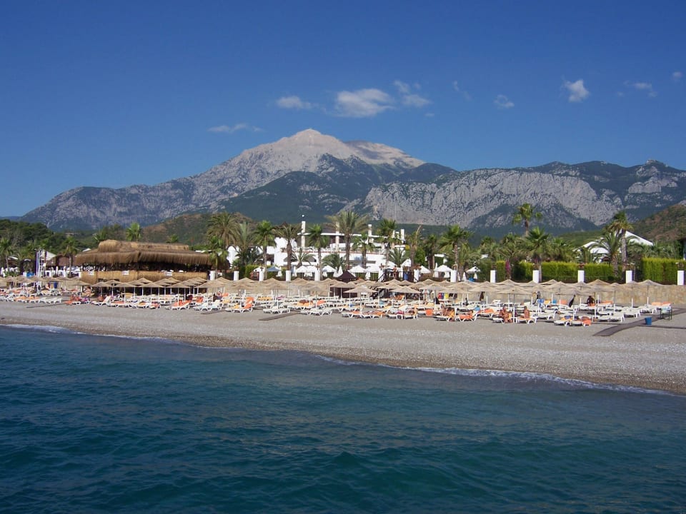 Strand vom Steg aus Emelda Sun Club