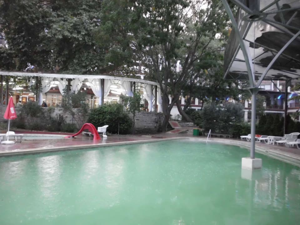 Trübes Wasser Hotel Estreya Residence