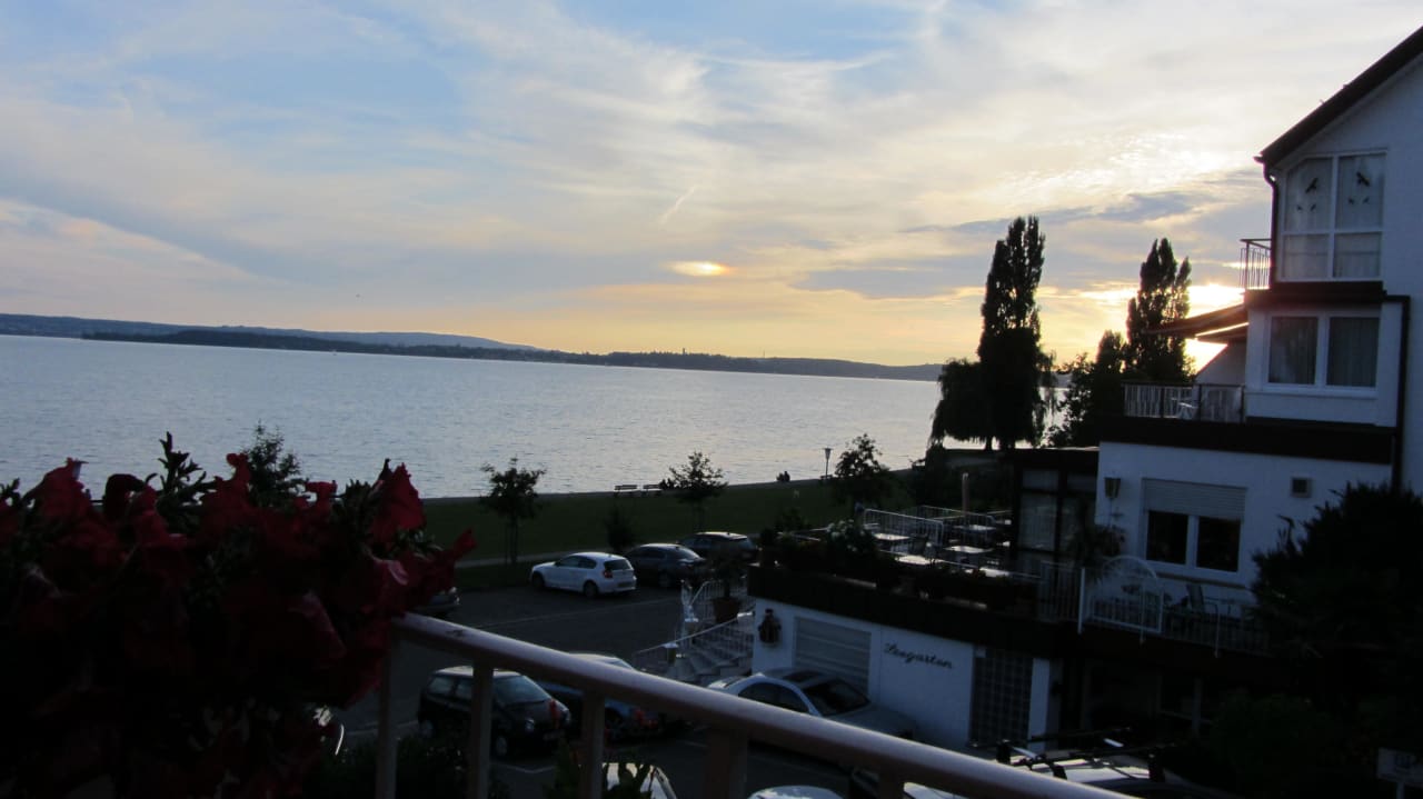 Seitlicher Balkon mit wunderschönem Seeblick Seehotel Off