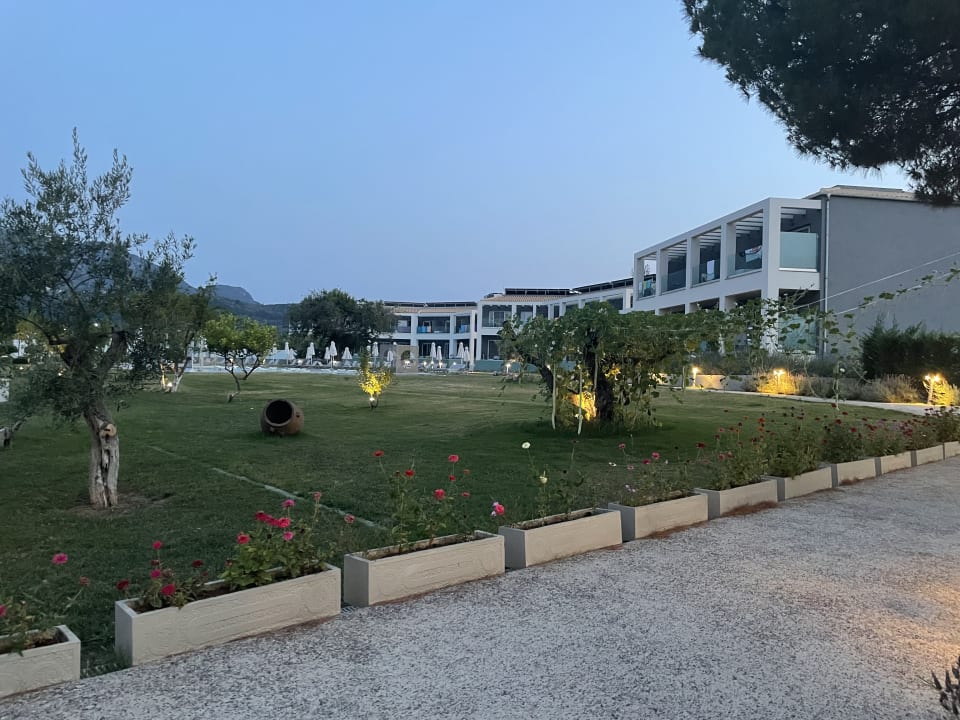 Außenansicht Acharavi Beach Hotel