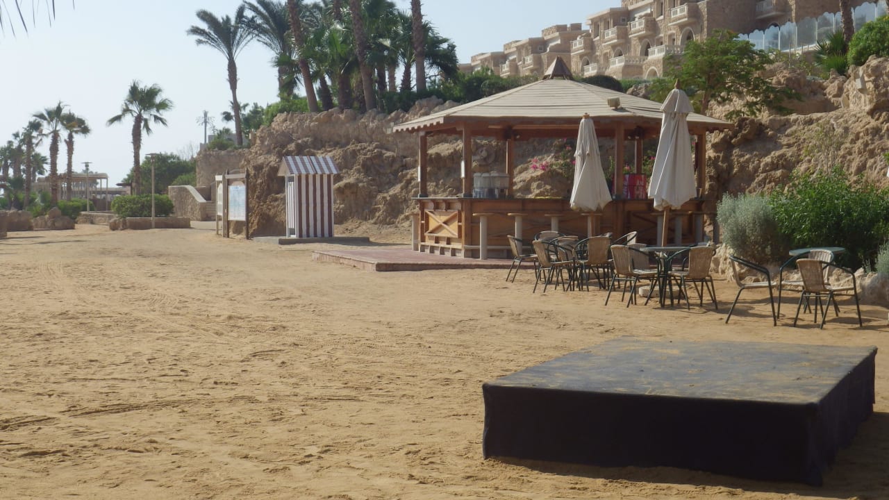 Eine der Strandbars Pickalbatros Citadel Resort