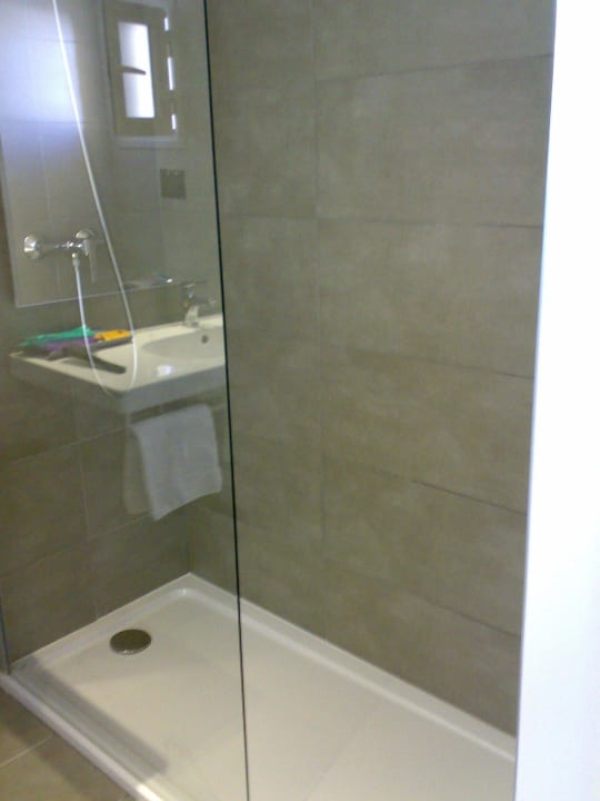 Dusche BQ Apolo Hotel