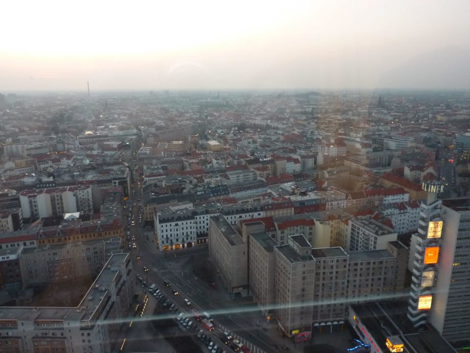 Blick vom 40. Stock auf die Stadt Park Inn by Radisson Berlin Alexanderplatz