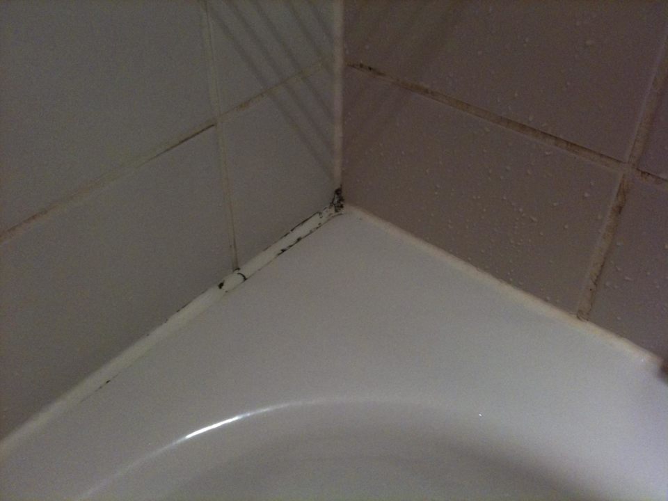 Badewanne / Einzelzimmer Leonardo Hotel Hamburg Airport