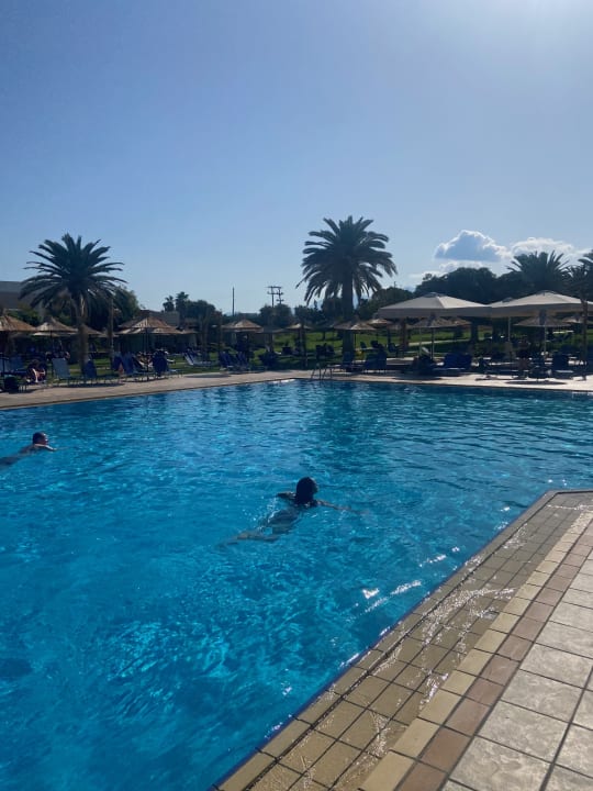 Pool Anissa Beach & Village