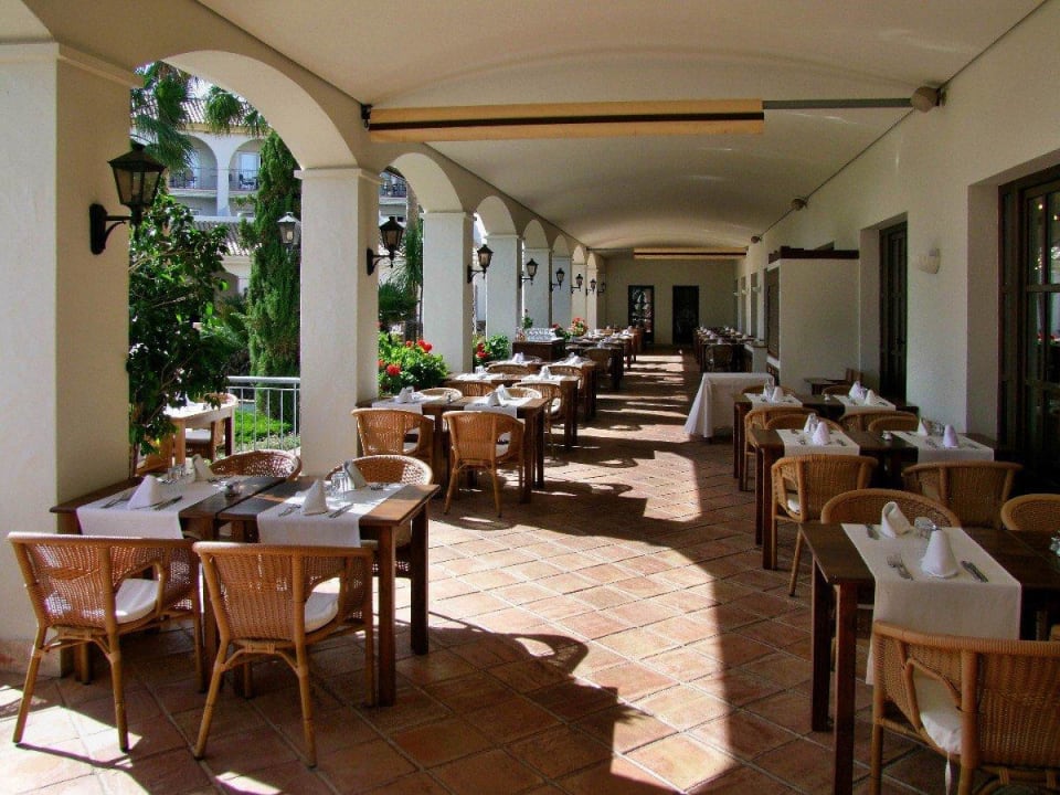 Terrasse vom Büffetrestaurant El Olivo Fuerte Conil-Resort
