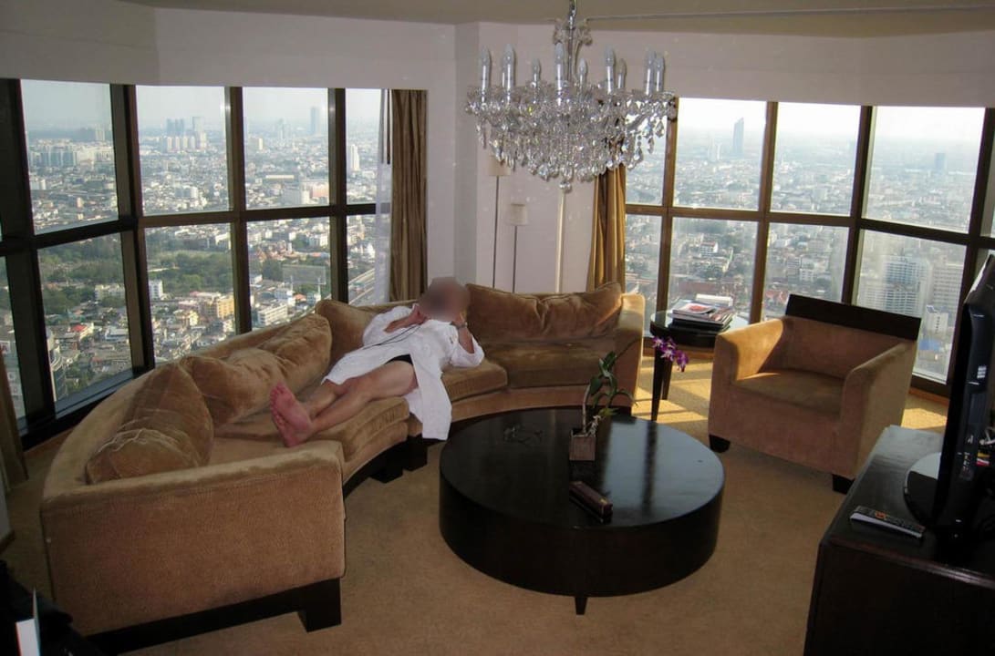 Living room of signature suite Tower Club At Lebua