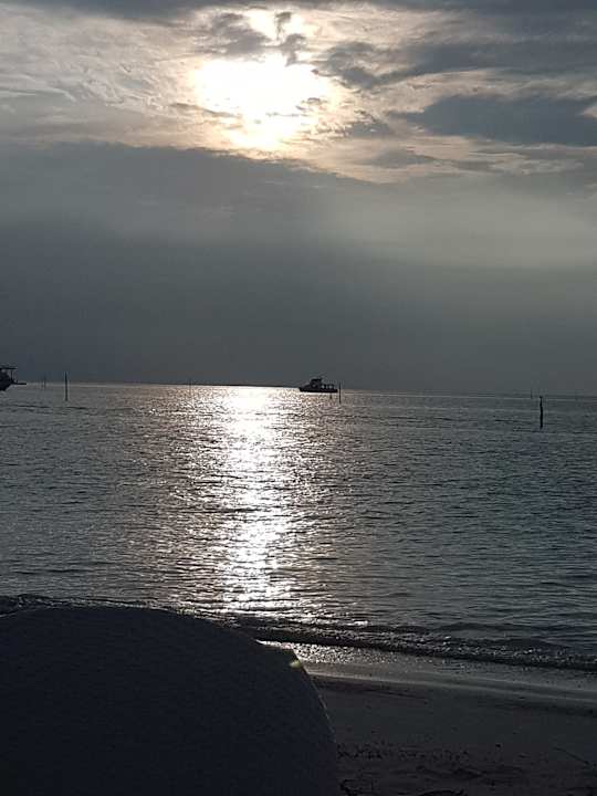 Strand Meeru Maldives Resort Island