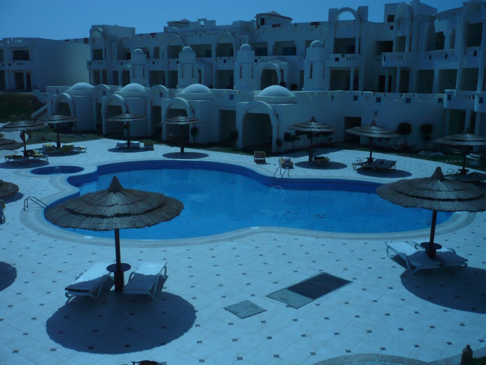 Vom Bistro zum Pool Coral Sun Beach