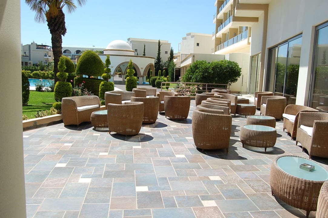 Hotel The Ixian Grand & All Suites