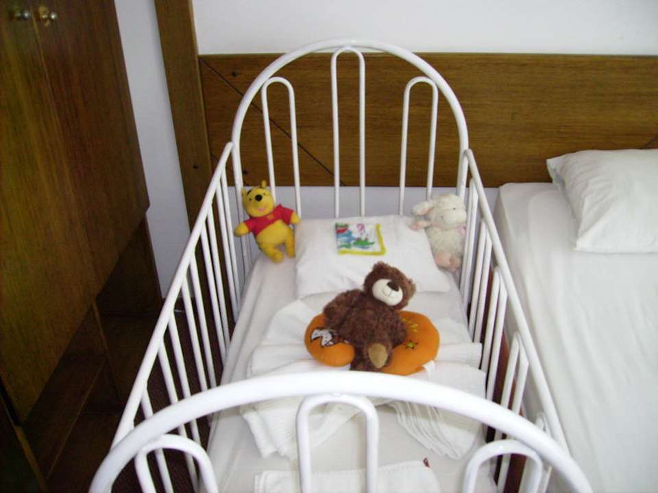Kinderbettchen Semoris Hotel