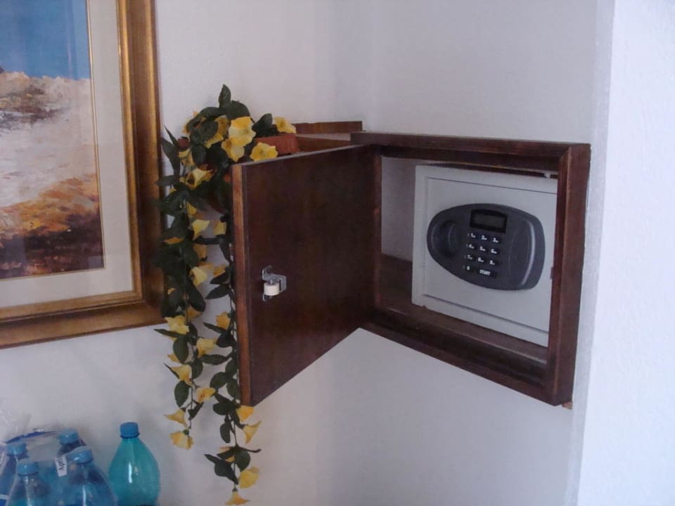 Tresor Hotel Abbaruja