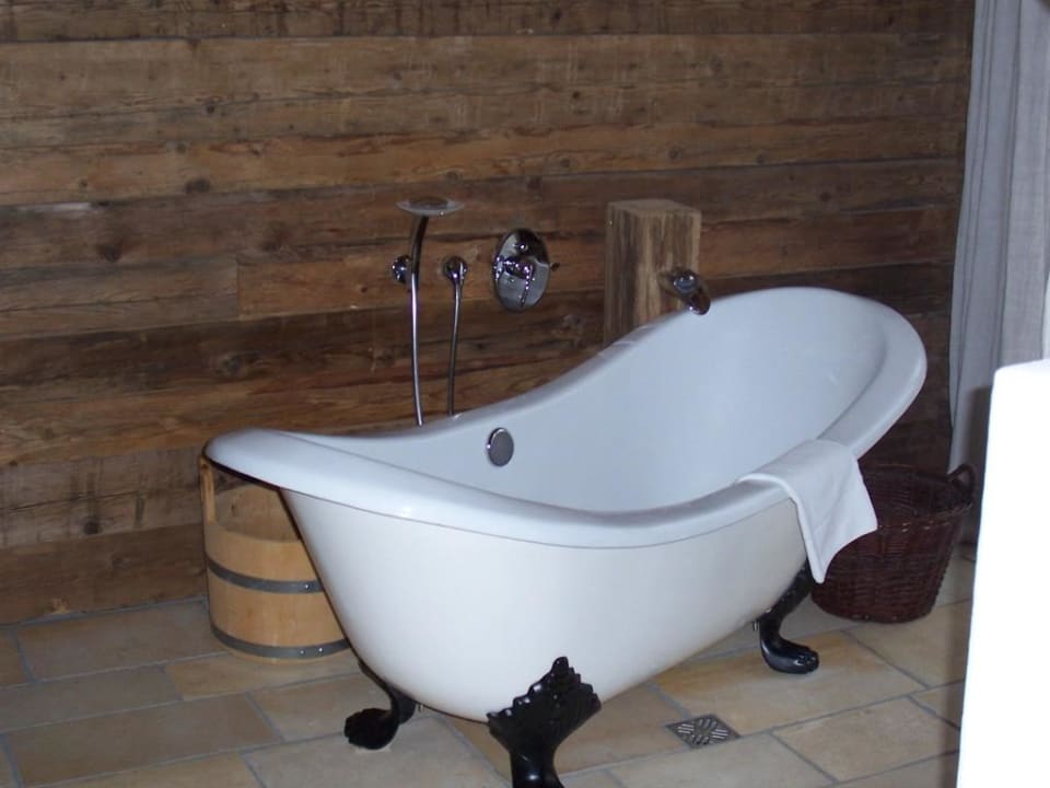 Die Hausbadewanne PRIESTEREGG Premium ECO Resort