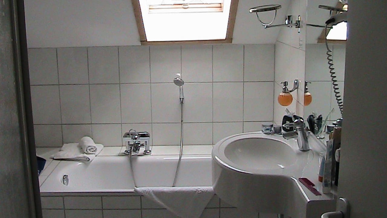 Großes, helles Badezimmer Ringhotel Strandblick