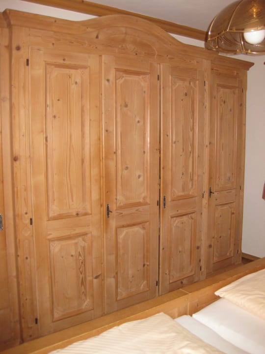 Der große Kleiderschrank Familien- und Wellnesshotel Viktoria