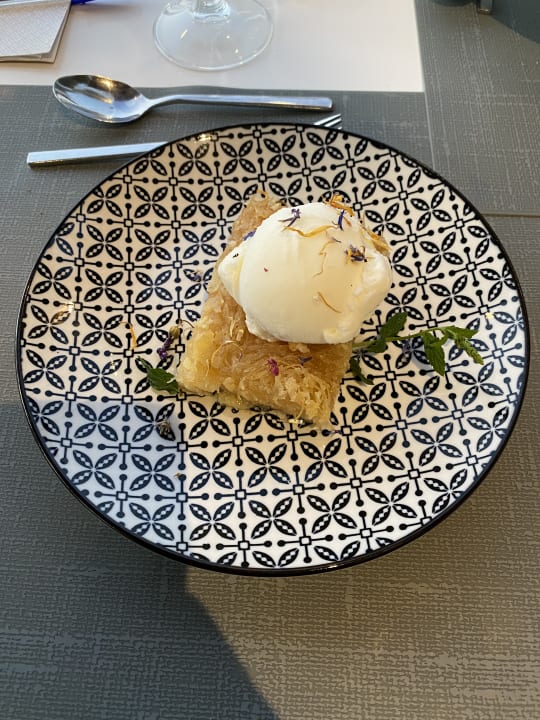 Gastro Paralos Lifestyle Beach