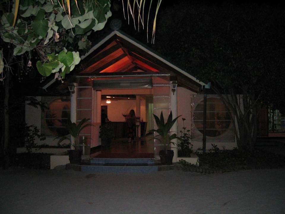 Rezeption/ Eingangsbereich bei Nacht Eri Maldives