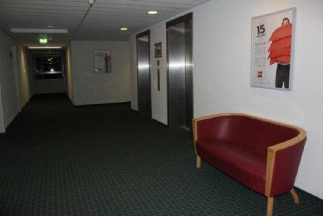 Flur und Aufzug im 9. Stock Ibis Hotel Berlin Spandau