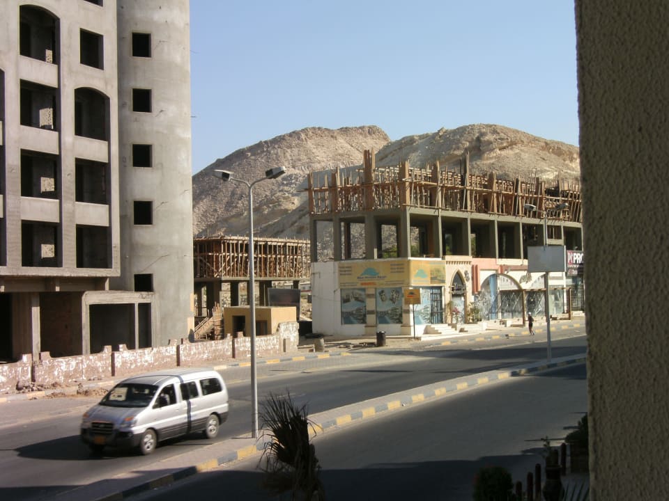 25 Min. mit dem Kleinbus zum Strand Jewels La Perla Hotel