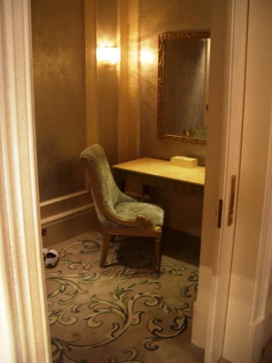 Presidential Suite - Schminkbereich Emirates Palace Mandarin Oriental