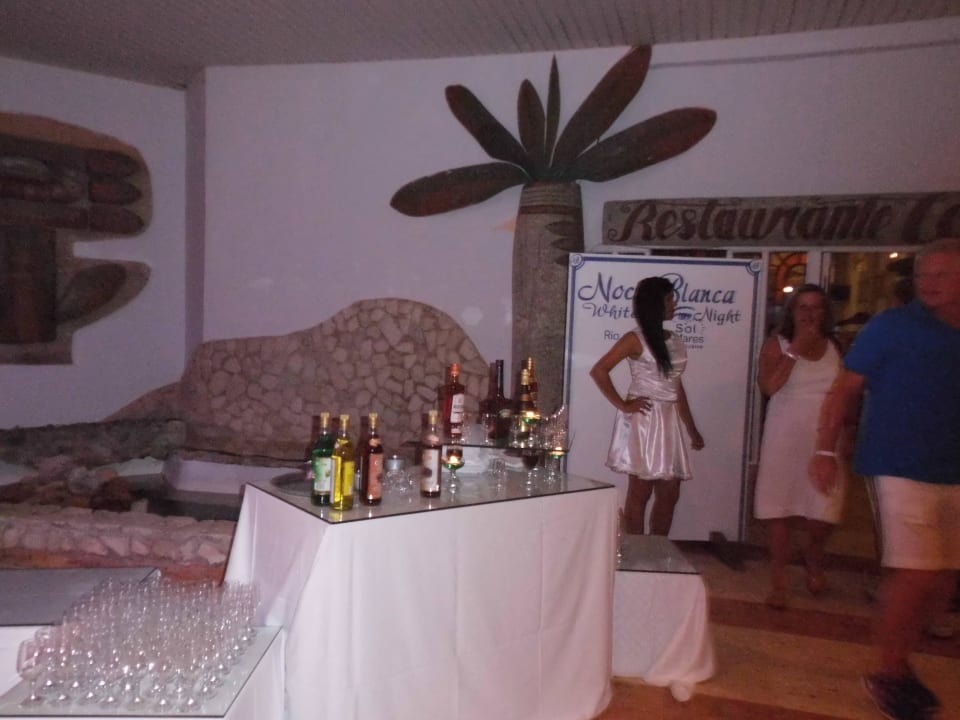 Weißer Abend in der Lobby Sol Rio De Luna y Mares