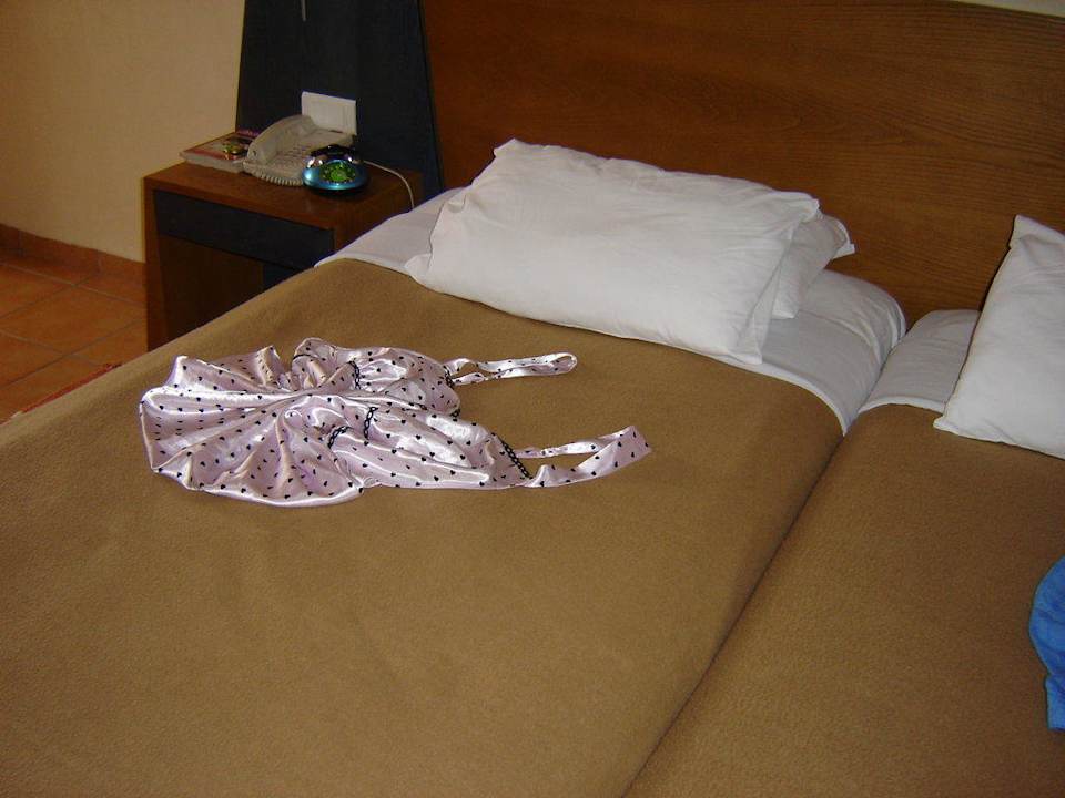 dekoriertes Bett Iberostar Waves Founty Beach