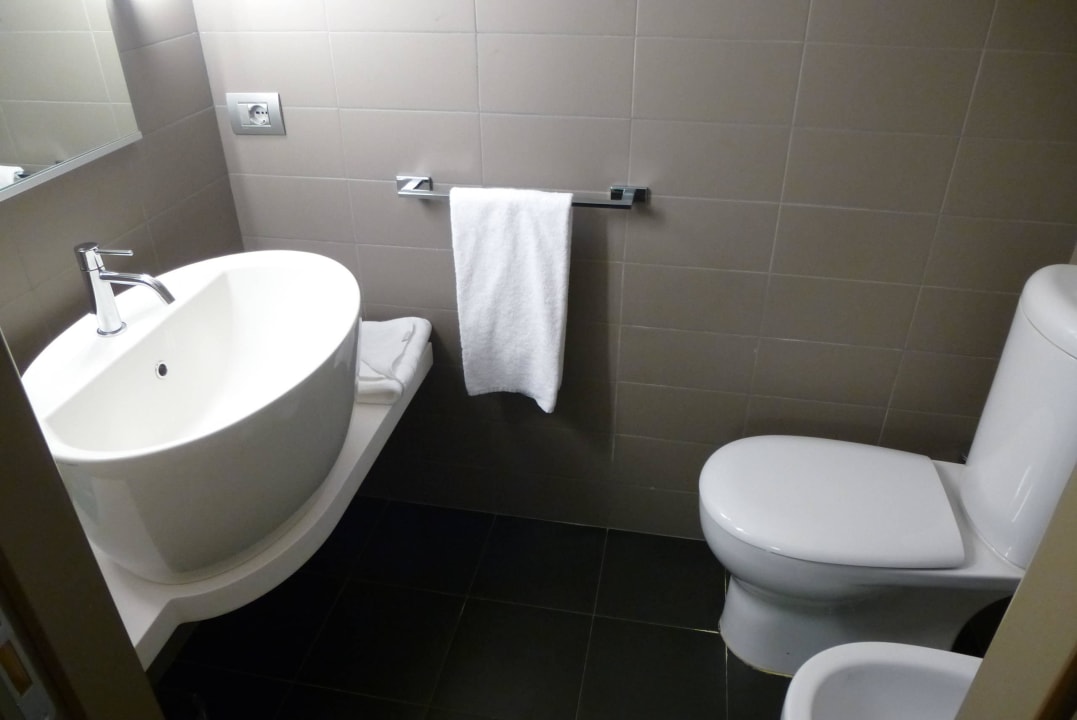 Zimmer 101 - Toilette Mercure Roma Centro Colosseo