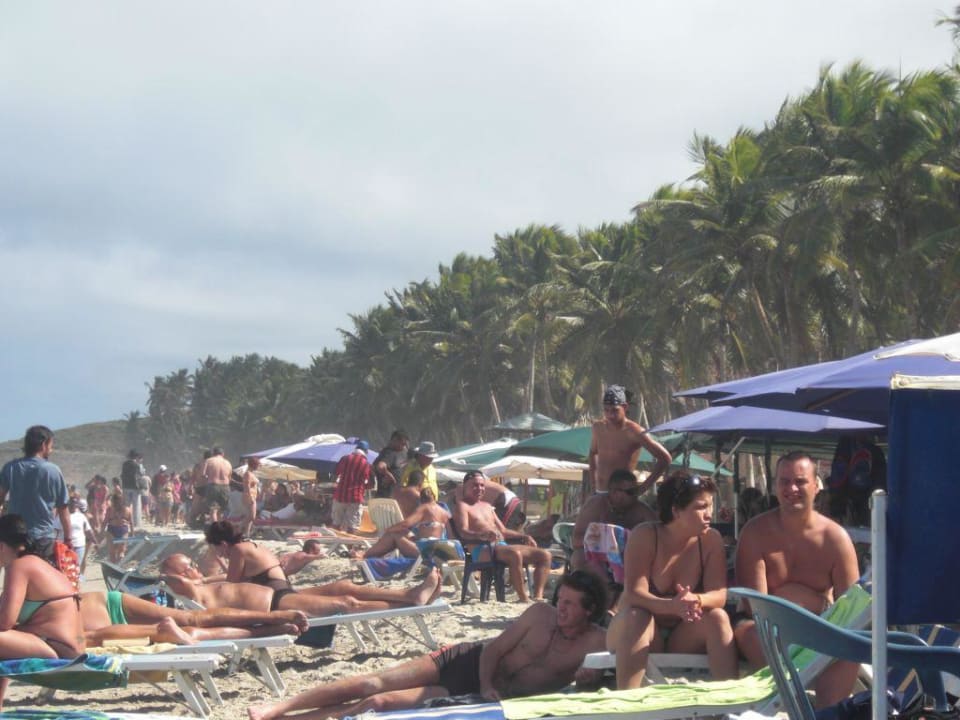 Sonntags am Strand Hotel Miramar Village