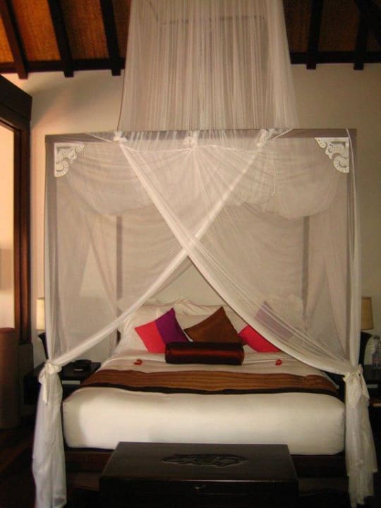 King Bed in Pool Villa Renaissance Koh Samui Resort & Spa