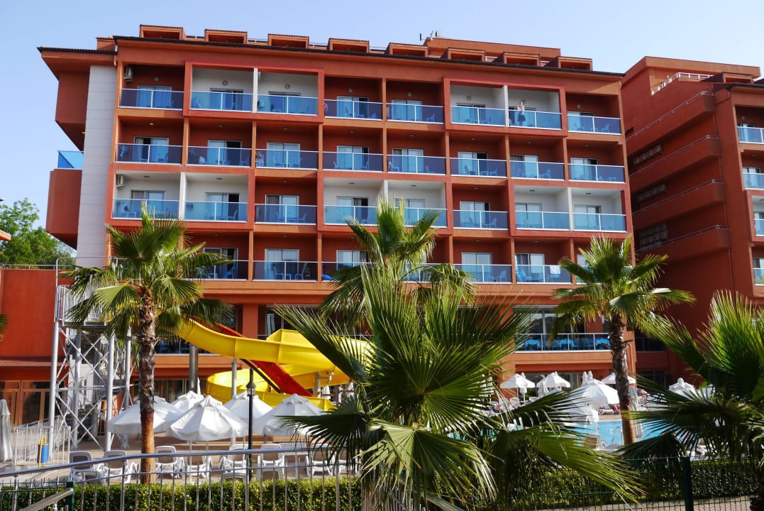 Nebengebäude/ Anbau Club Side Coast
