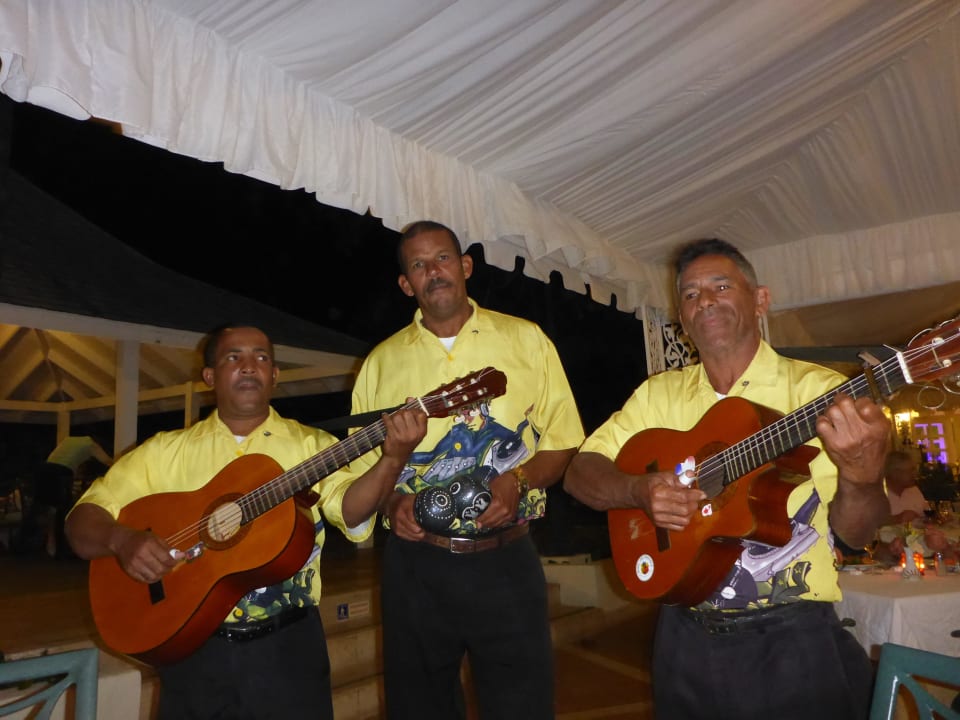Musik im Restaurant Bahia Principe Grand El Portillo
