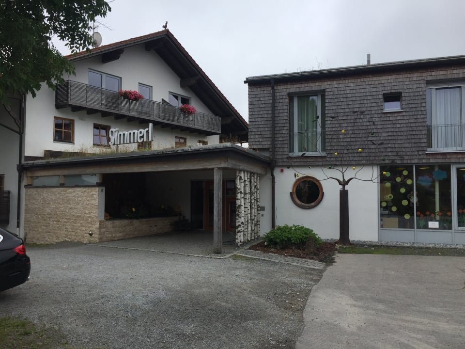 Außenansicht Kinderhotel Simmerl