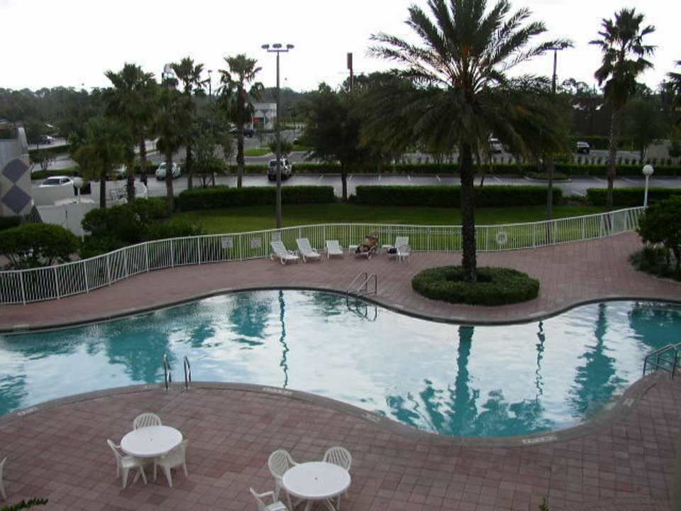 Pool Clarion Suites Maingate Resort