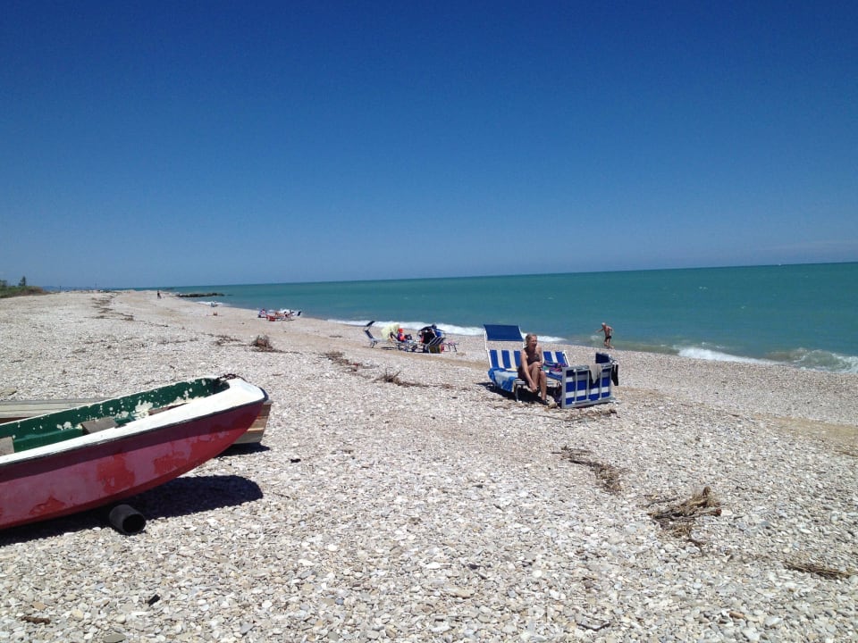Der herrliche naturbelassene Strand Hapimag Resort Scerne di Pineto