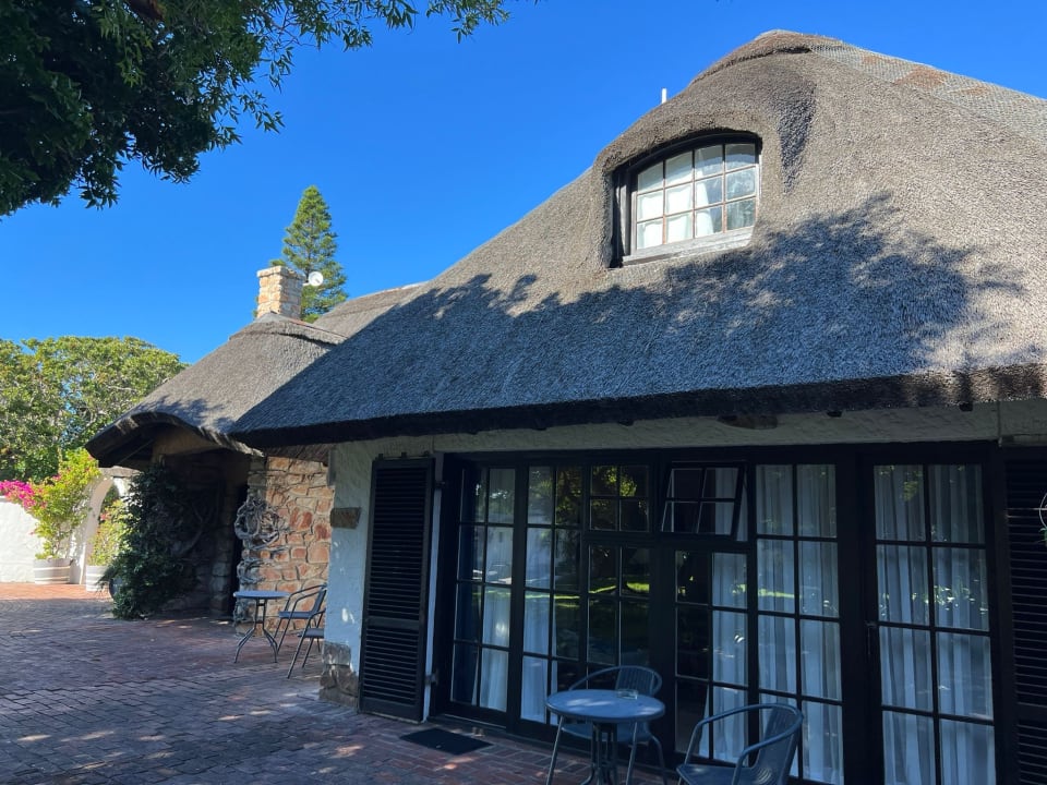 Zimmer 54 on Whale Rock Hermanus, Entire Apartment, Private & Secure