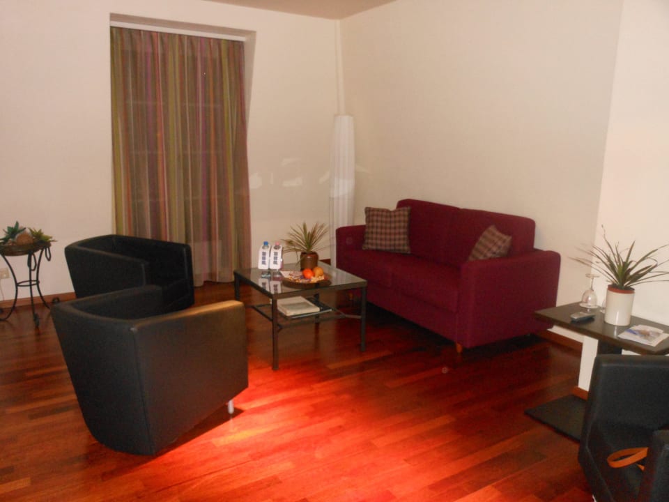 Suite - Wohnzimmer Sorell Hotel Speer