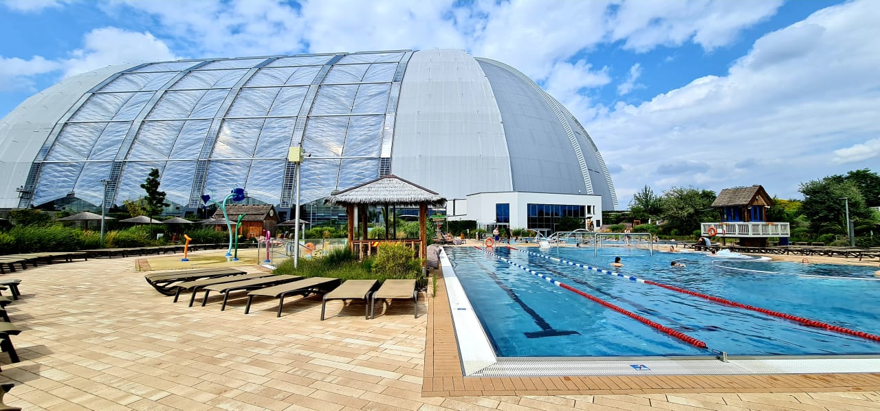 Pool Tropical Islands Resort
