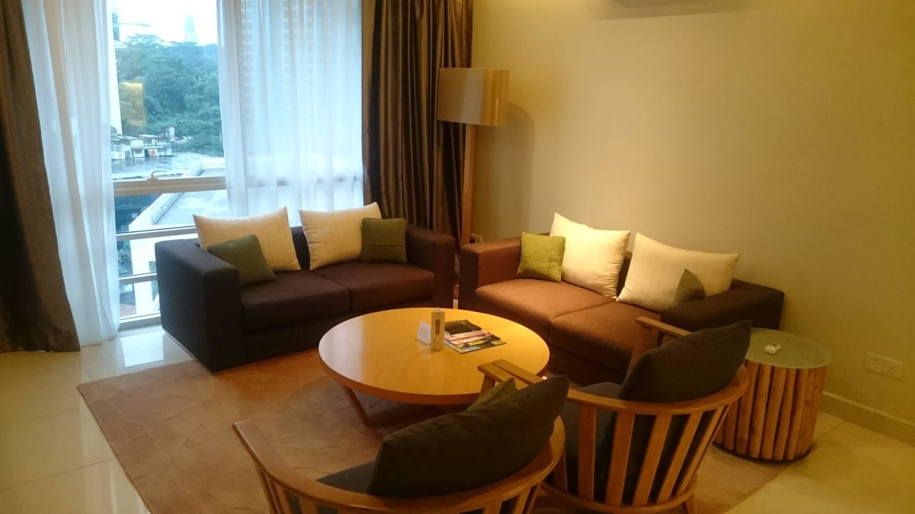 Wohnzimmer 2 Bett Suite PARKROYAL Serviced Suites Kuala Lumpur