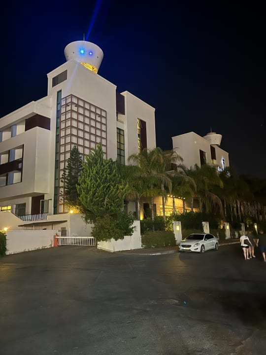 Außenansicht Port Side Resort Hotel