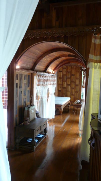 Durchgang zum 2. Wohnraum Santhiya Koh Phangan Resort & Spa