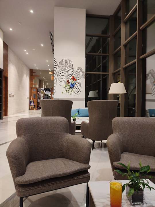 Lobby Acanthus Cennet Barut Collection