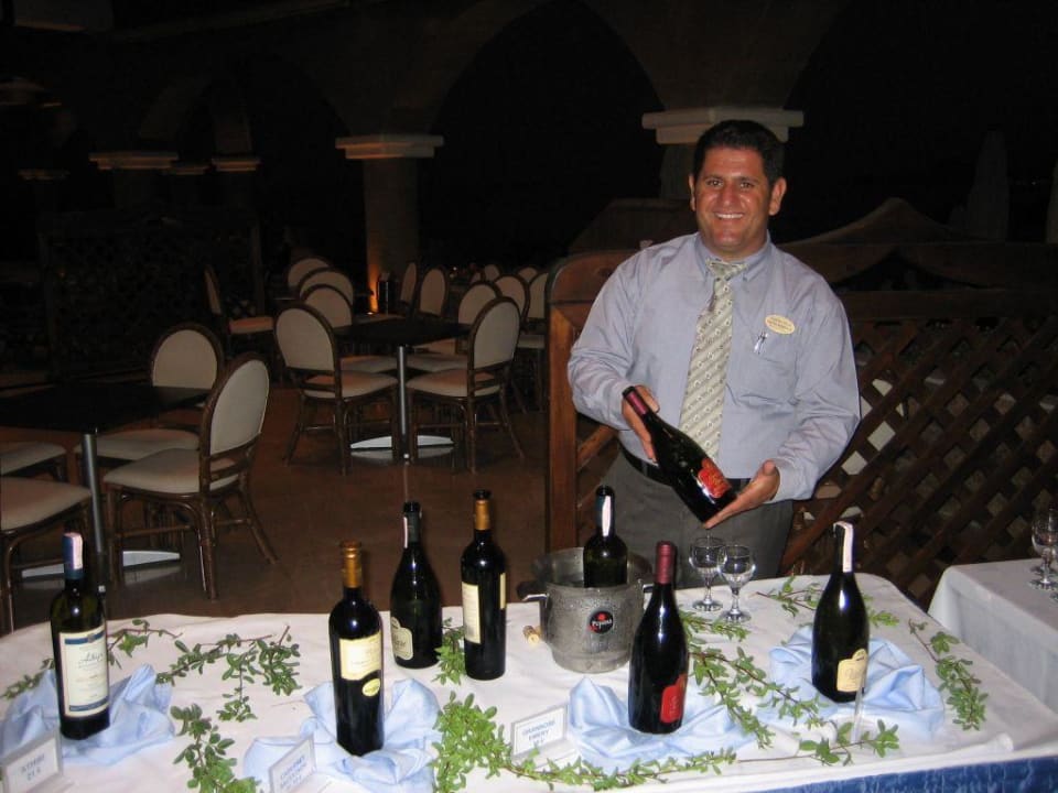 Weinprobe vor dem Abendessen Hotel Kalithea Horizon Royal